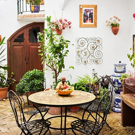 La Aldaba Vejer Traditional Patio House Holiday home *